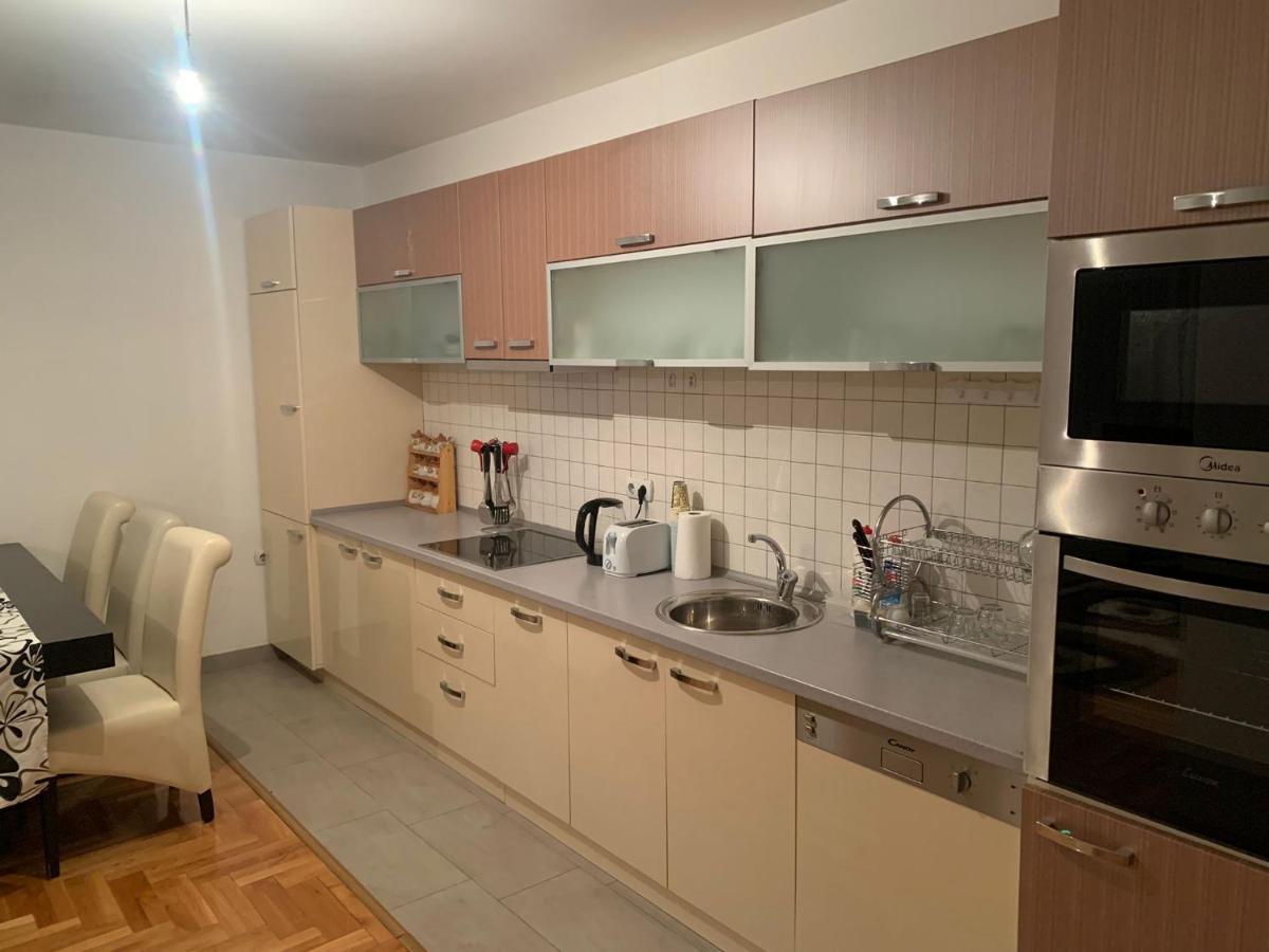 פג'ה Big Spacious Apartment In Pej Center With Wi-Fi מראה חיצוני תמונה