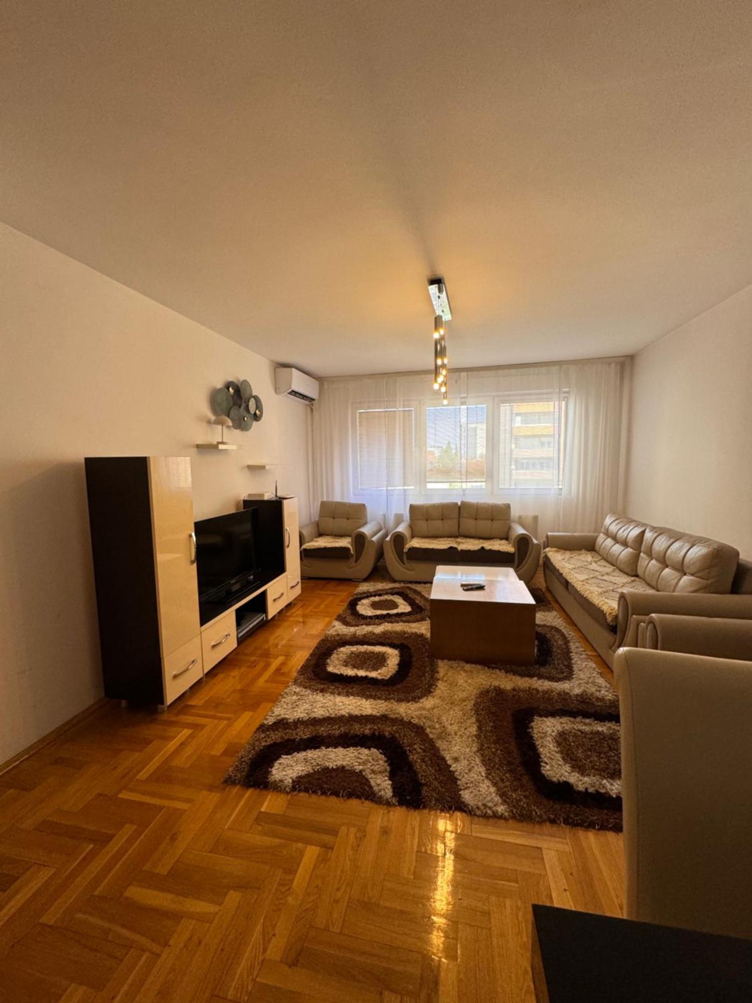 פג'ה Big Spacious Apartment In Pej Center With Wi-Fi מראה חיצוני תמונה